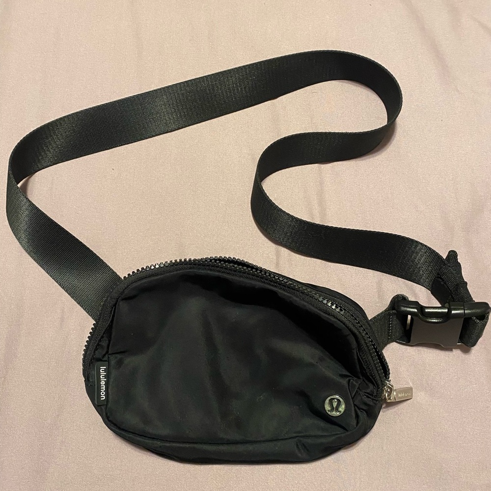 lululemon athletica Black belt Bag